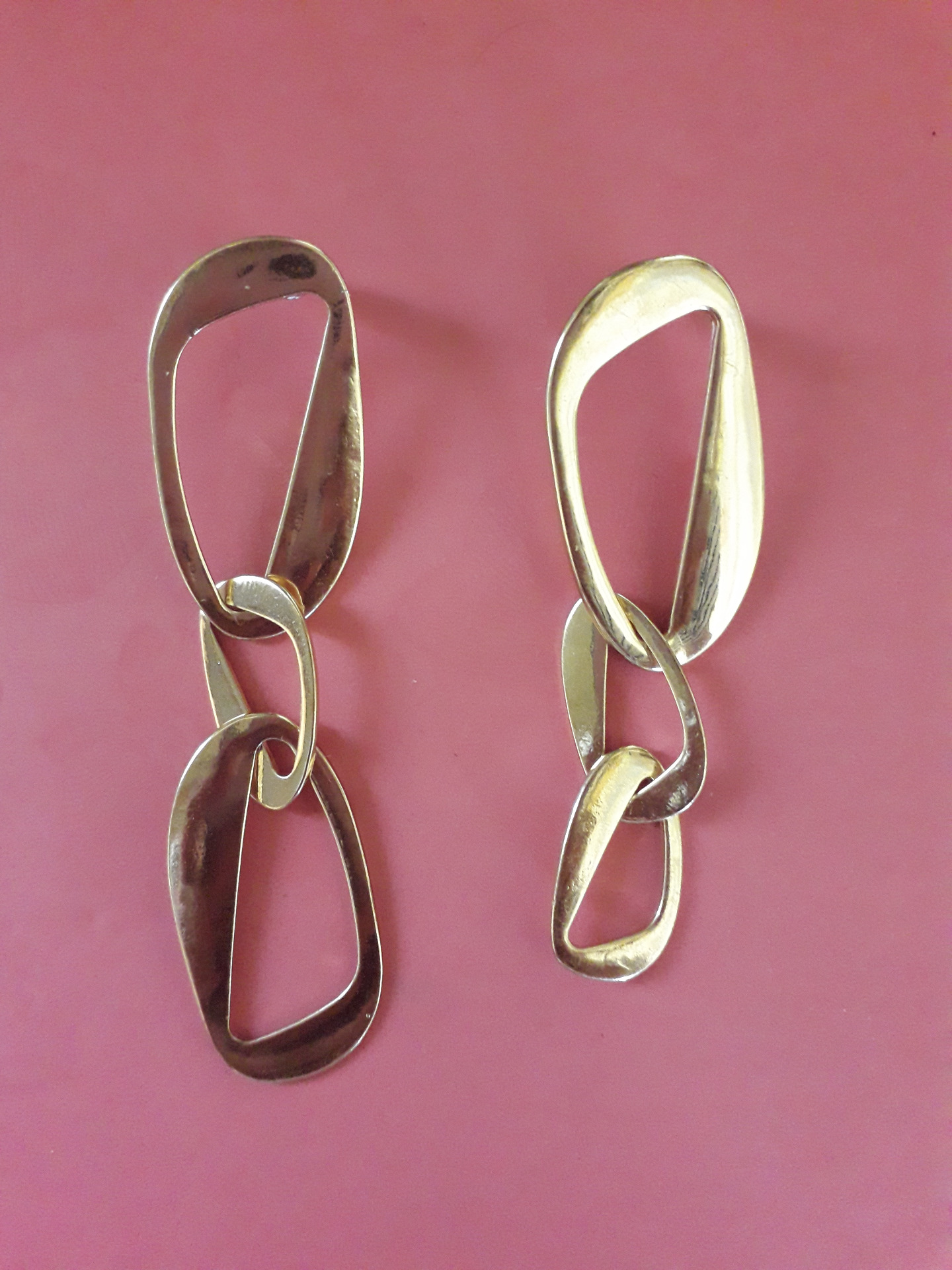 pendientes dorados Asimertricos